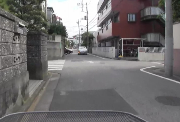 信号機のない交差点